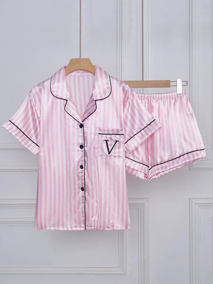 Pijama Curto de Cetim Listrado