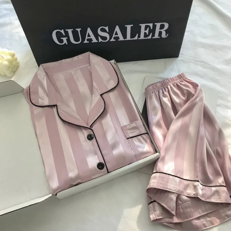 Conjunto Cetim Listrado