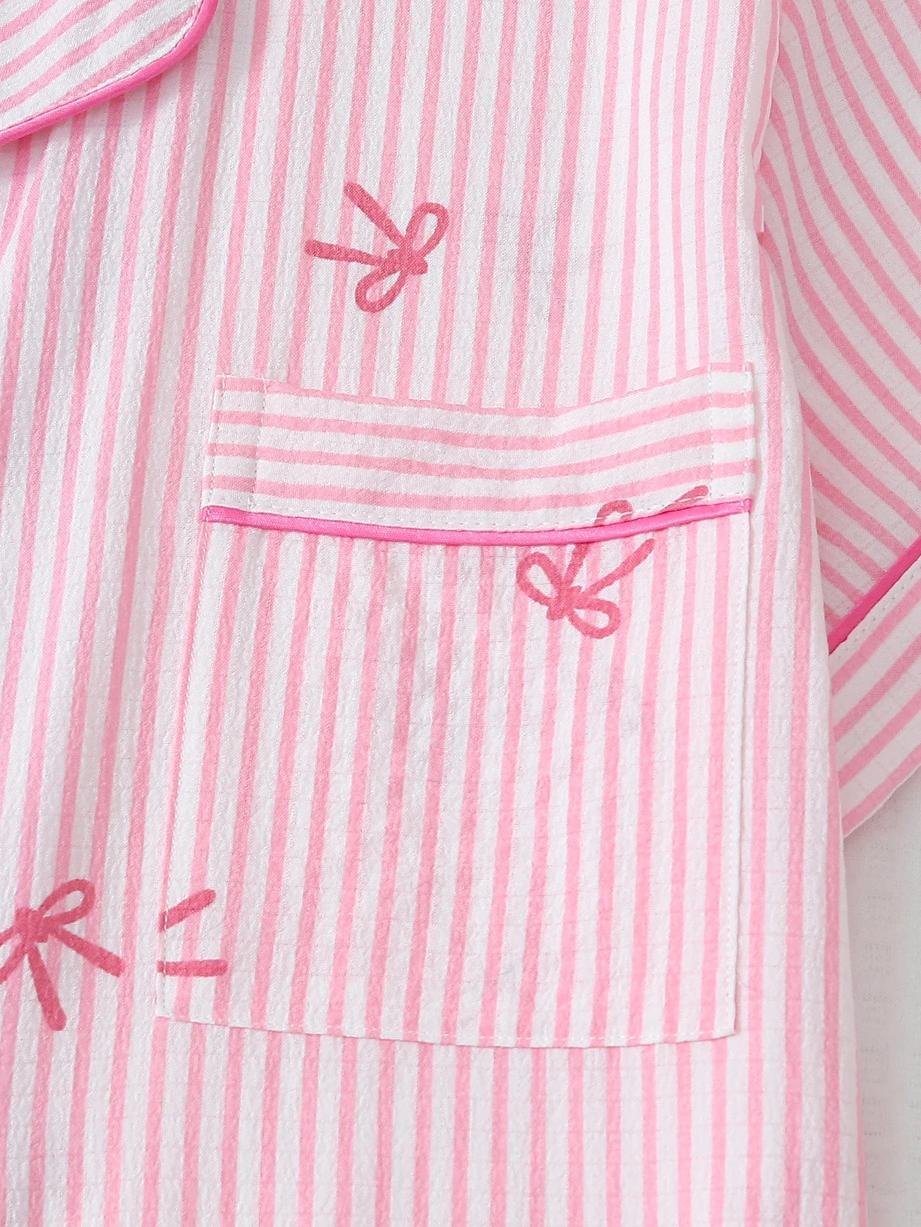 Pijama Feminino Listrado com Corações 2 Peças com Botões