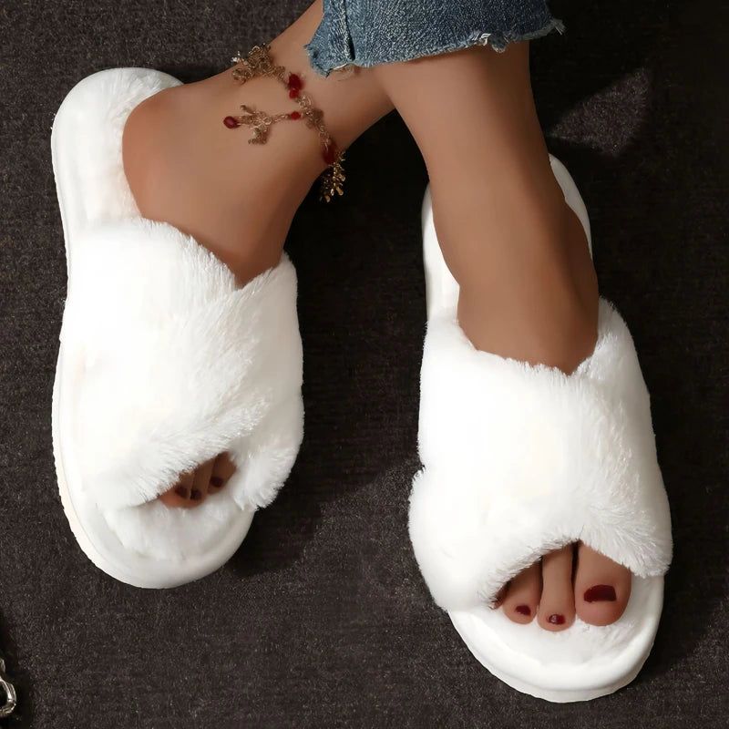Pantufa Peluciada Cruzada