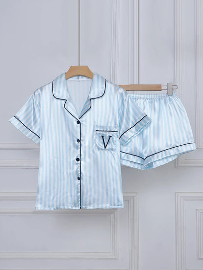 Pijama Curto de Cetim Listrado