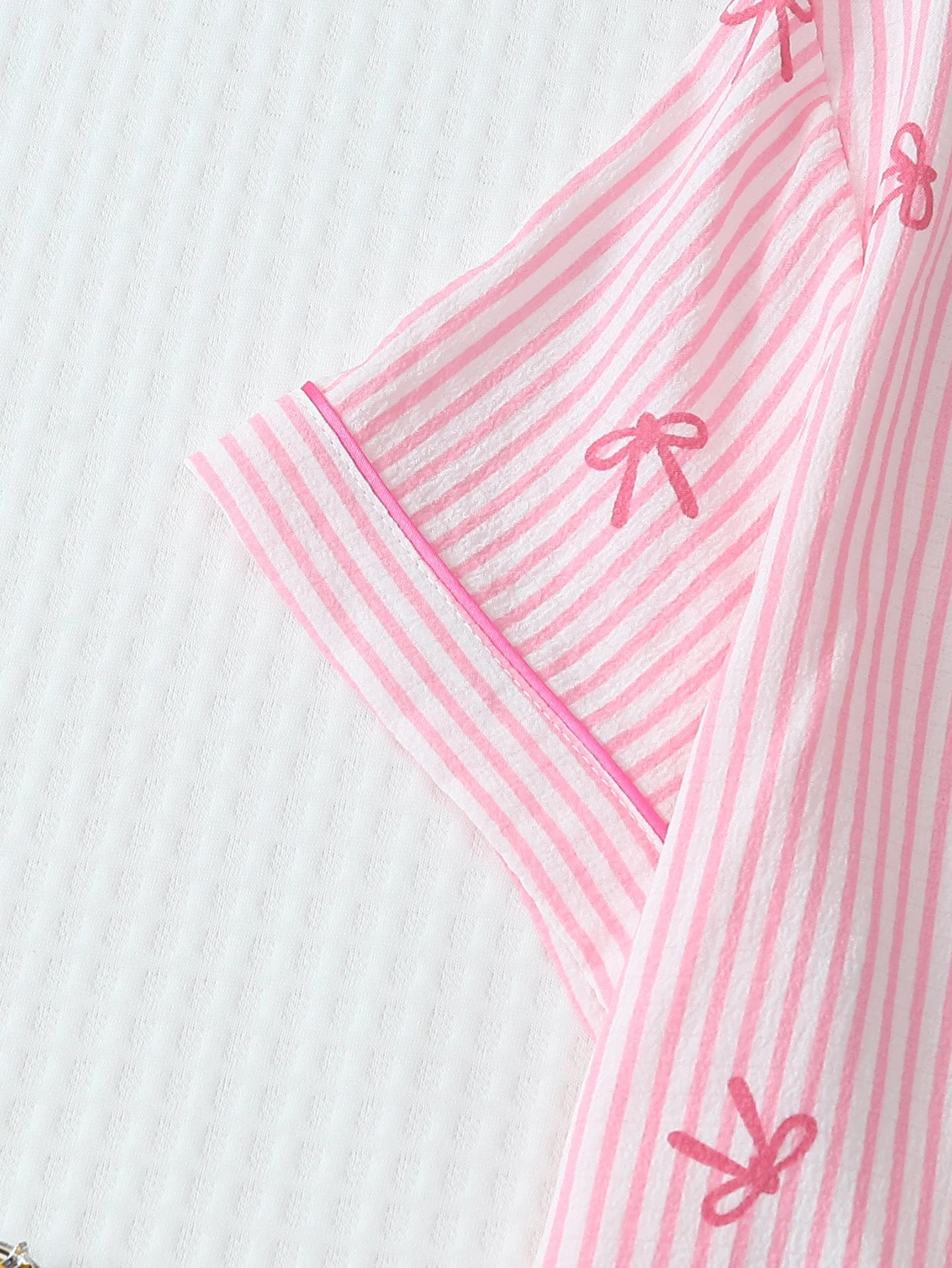 Pijama Feminino Listrado com Corações 2 Peças com Botões