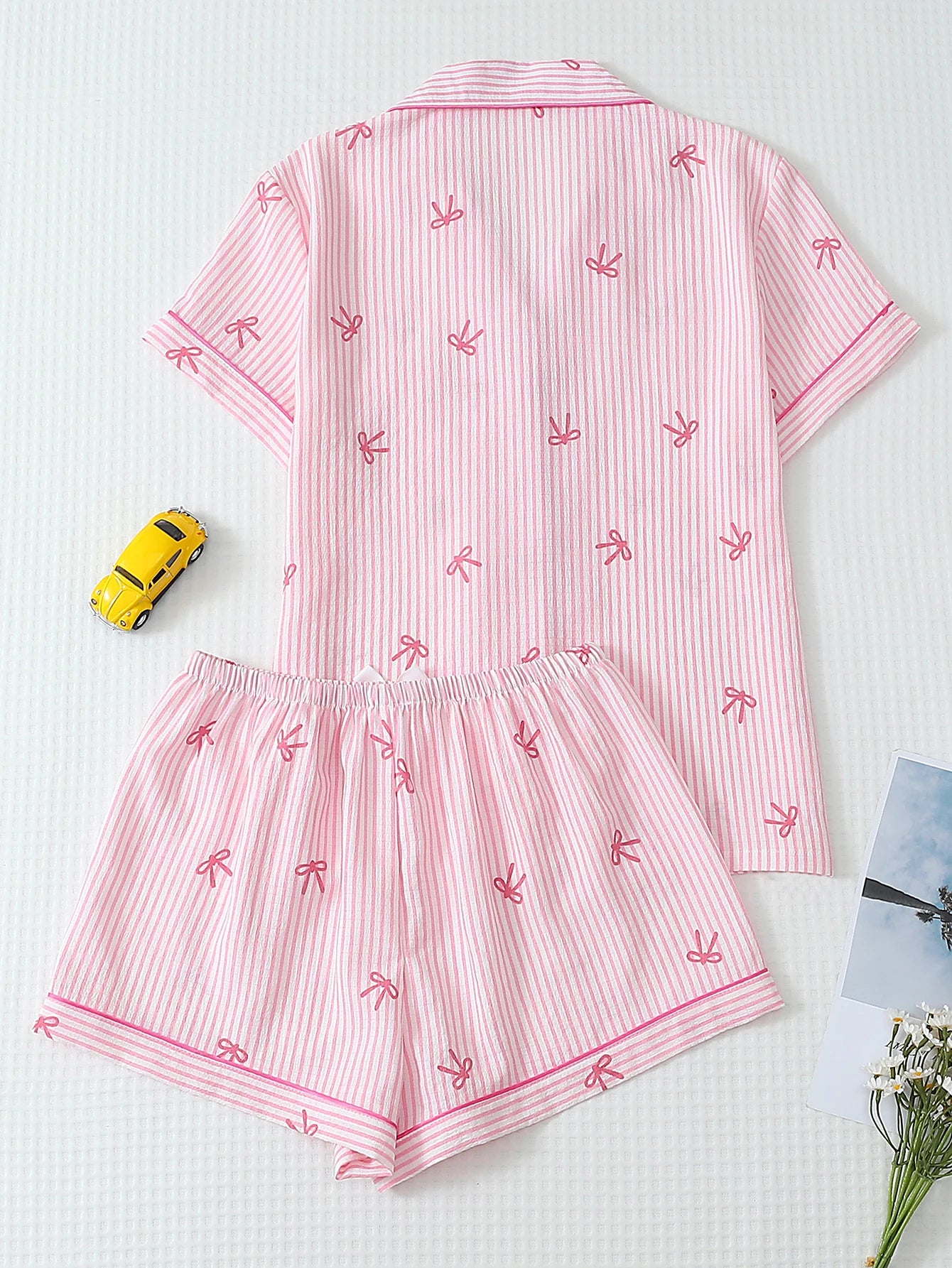 Pijama Feminino Listrado com Corações 2 Peças com Botões
